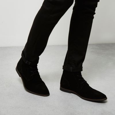 Black suede pointed desert boots